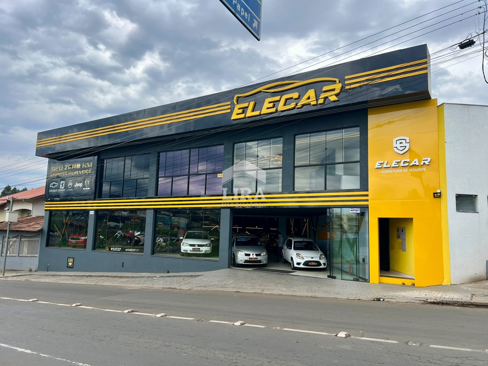 WhatsApp Image 2026-09-22 at 11.56.35 Prédio comercial – Centro